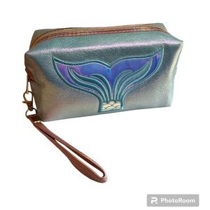 🧜‍♀️Mermaid tail makeup bag Blue iridescent travel bag pencil…accessories